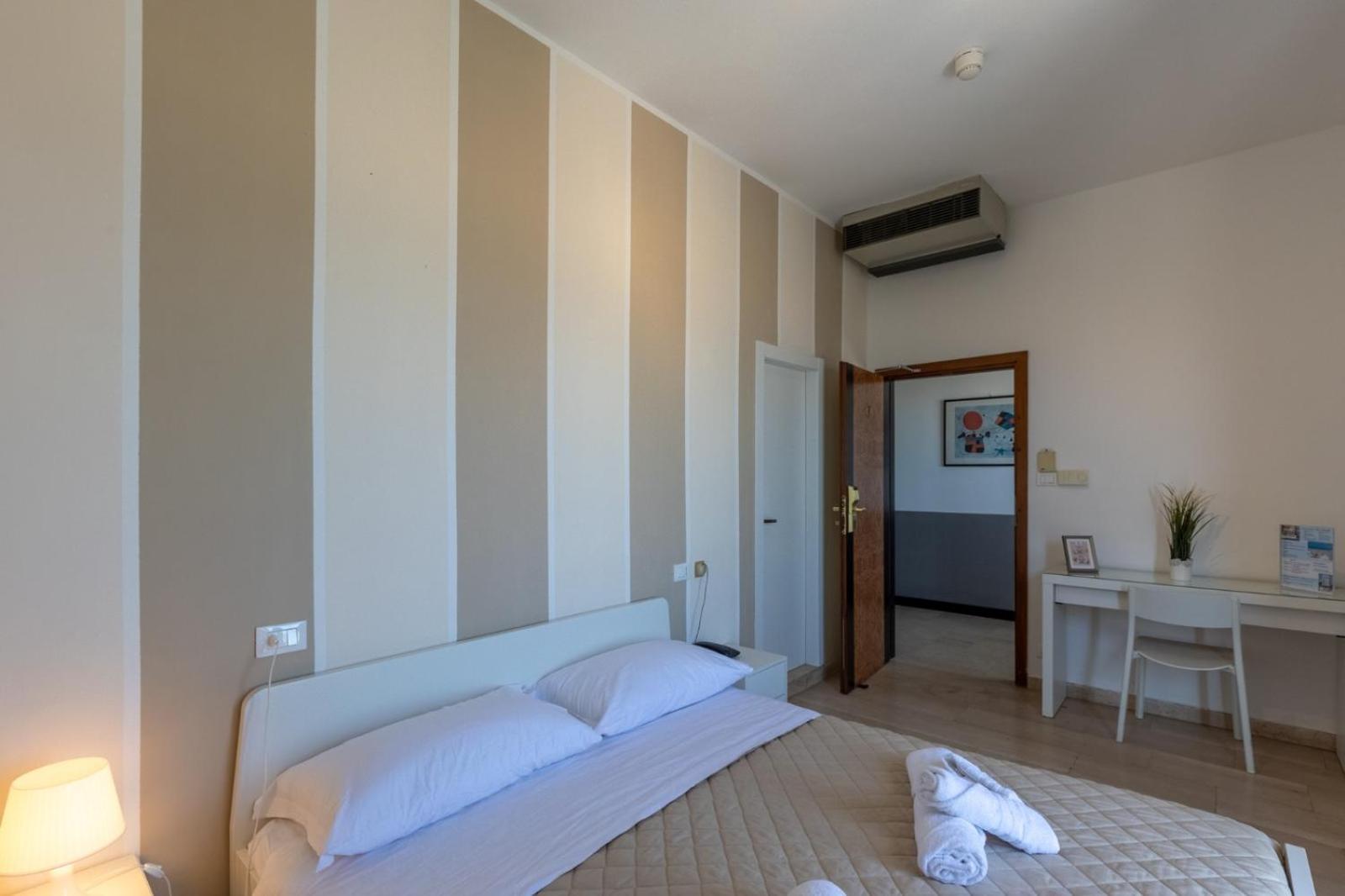 Grand Meeting Hotel Rimini Exteriör bild