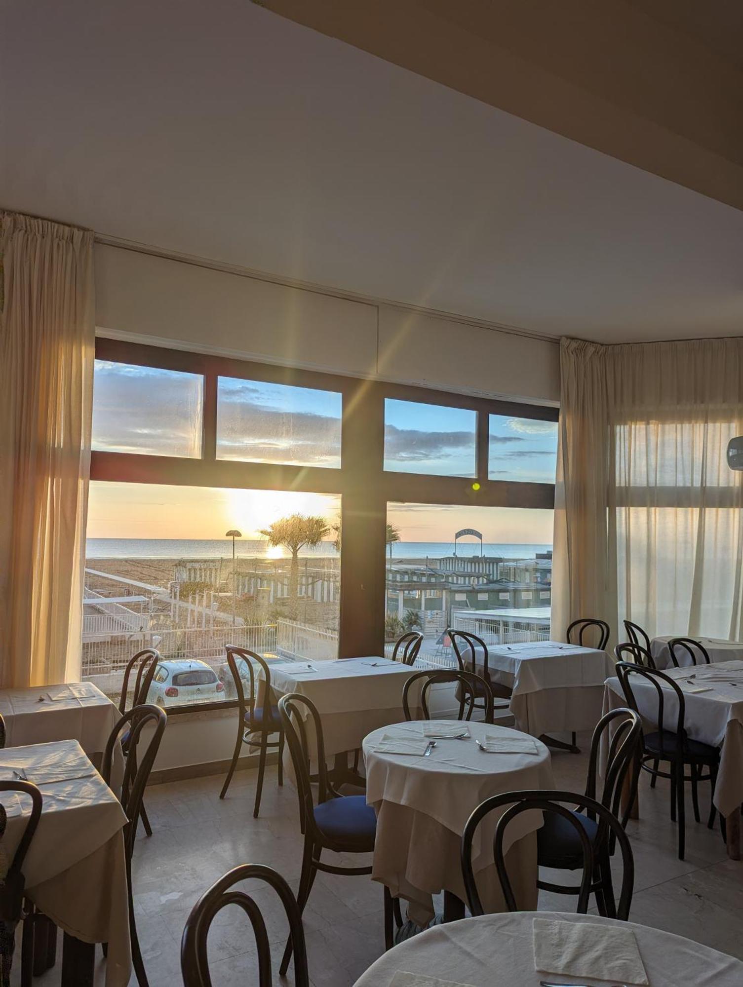 Grand Meeting Hotel Rimini Exteriör bild